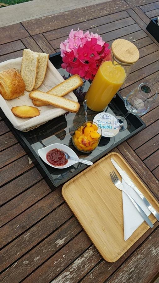 Chambres D Hotes A 20 Pas De La Plage 鲁西亚纳 外观 照片